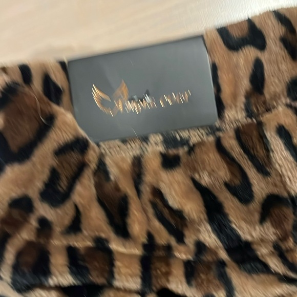 Velour leopard pants nwt - Picture 4 of 4